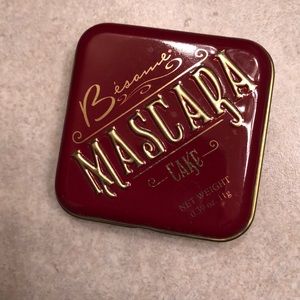Besame mascara cake (black)